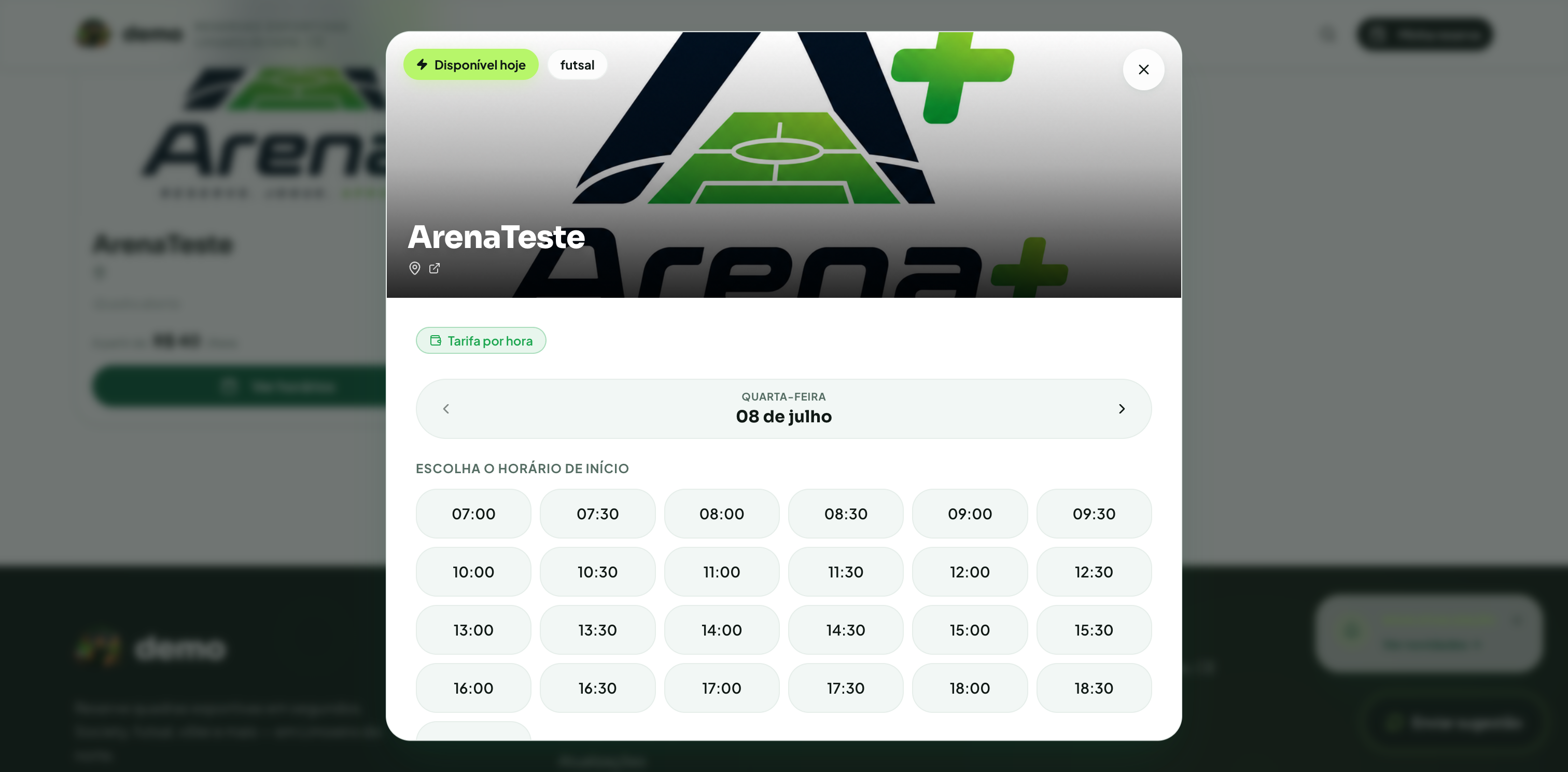 Tela real de reserva do Arena+: cliente escolhendo horário de início na agenda